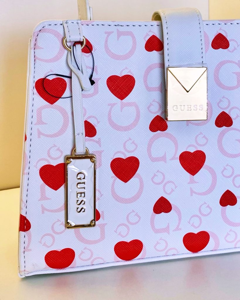 Cartera Guess Hearts Top Handle con Cadena Desmontable
